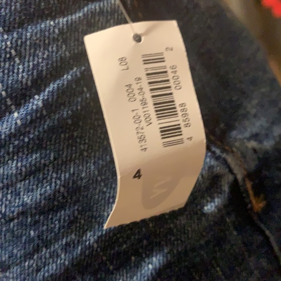 NWT HIGH RISE 3" BUTTON FLY JEAN SHORT - Picture 4 of 6